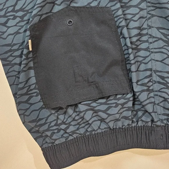 Vuori Shorts Mens Blue Black XXL Lined Athletic Gym Training Performance Workout - Picture 5 of 9